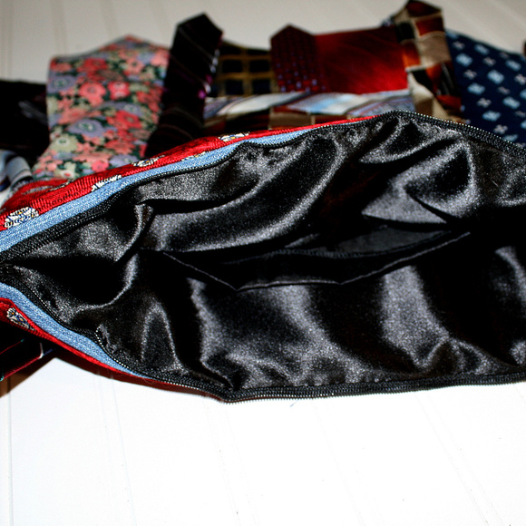 SOLD HANDMADE Purse Repurposed Necktie Boho Tie - Picture 6 of 7